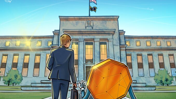 Fed Official Says Staff Should Be Allowed To Hold Crypto